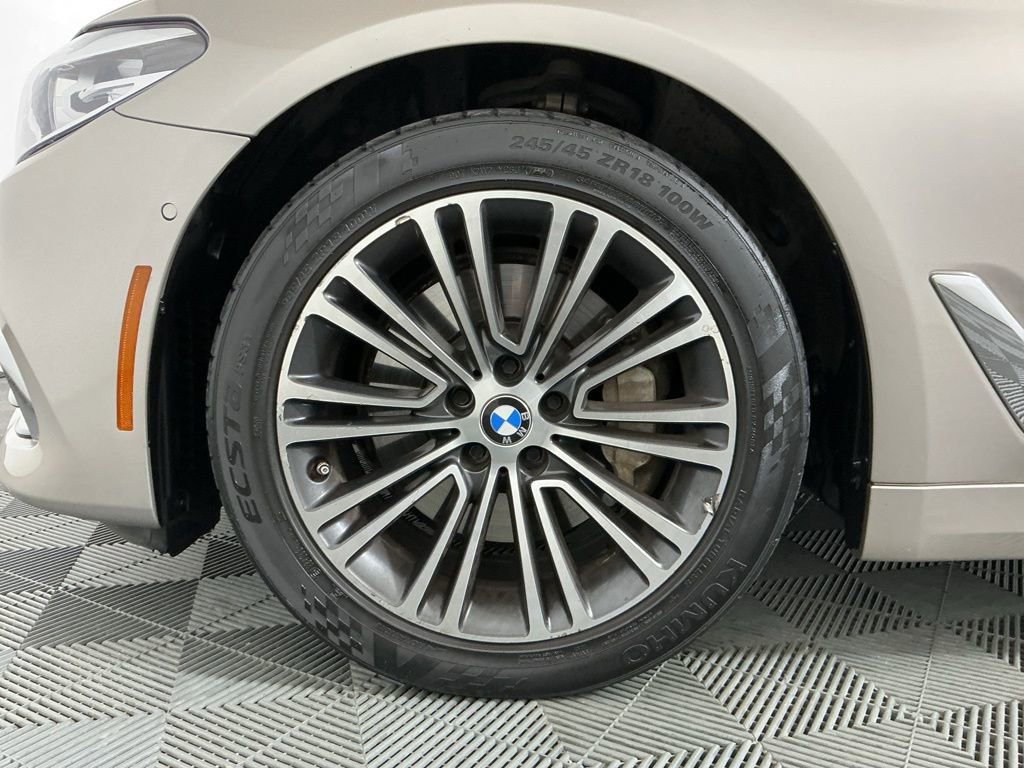 Used 2018 BMW 540i image 32