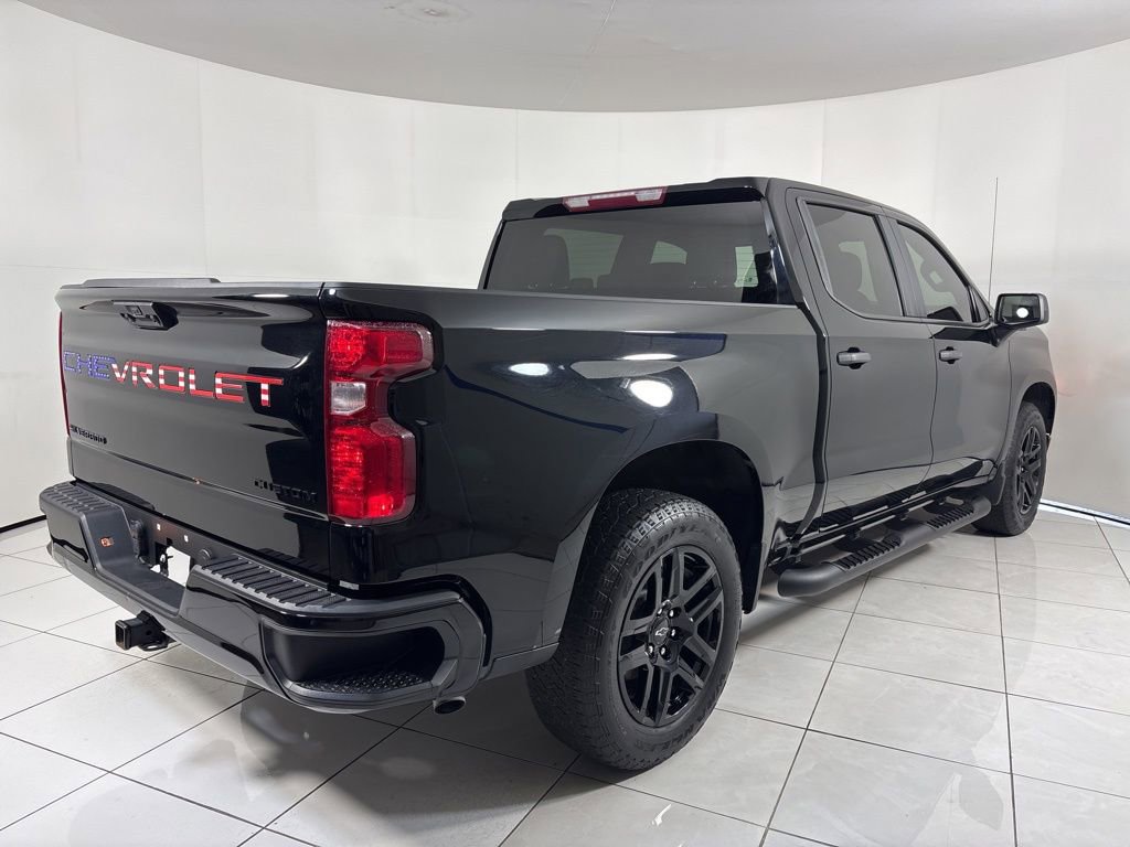 Used 2024 Chevrolet Silverado 1500 Custom w/ Turbomax Blackout Package image 4