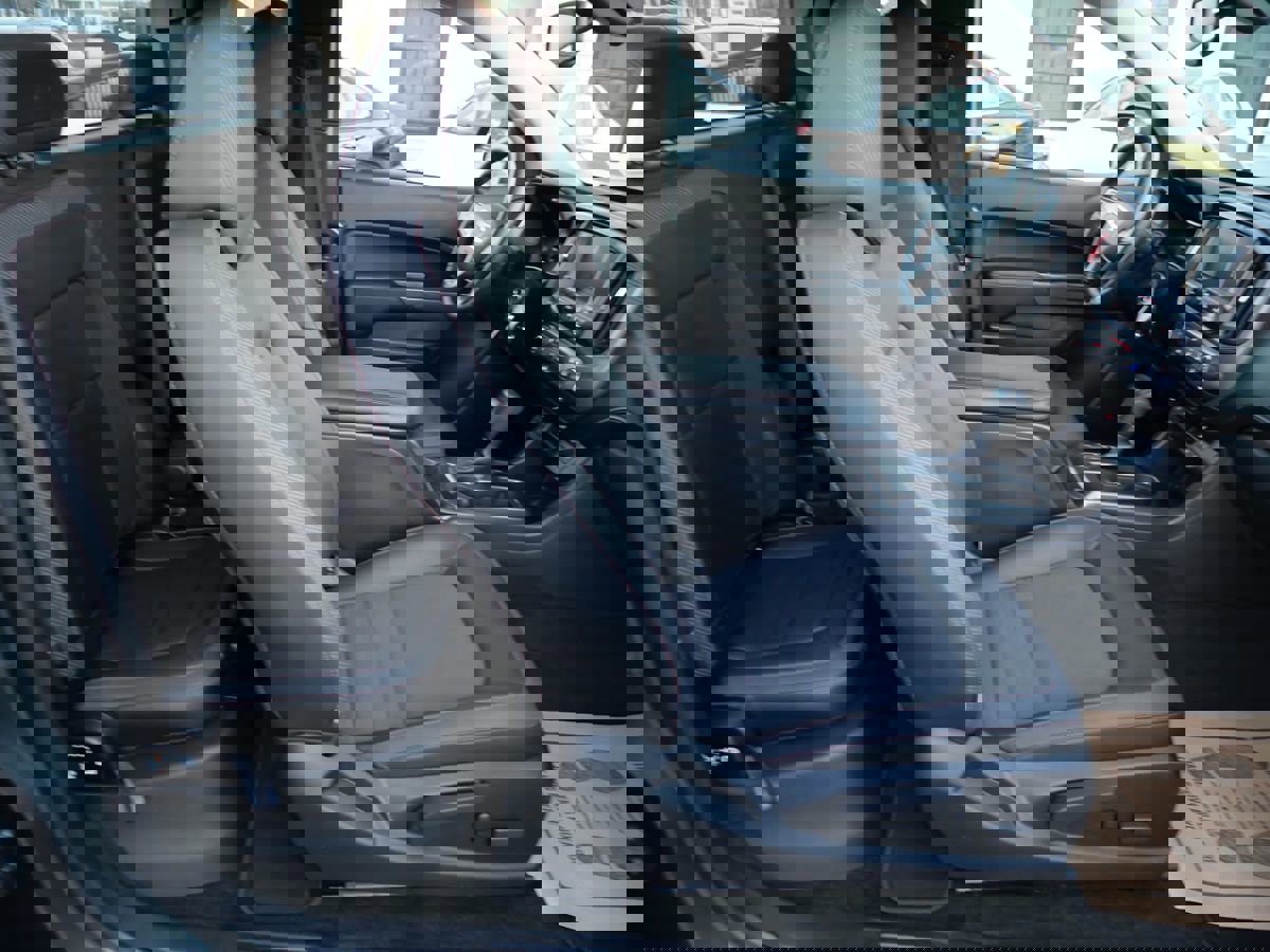 Used 2015 GMC Canyon SLE w/ All-Terrain Package image 24