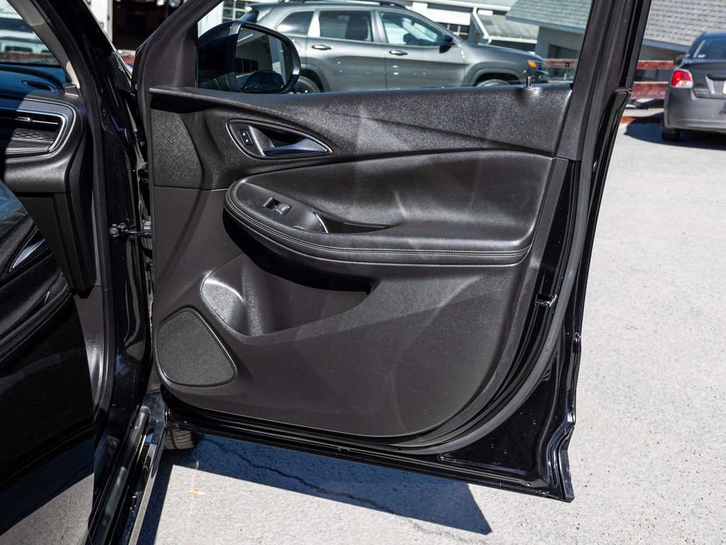 Used 2024 Buick Encore GX Sport Touring image 13