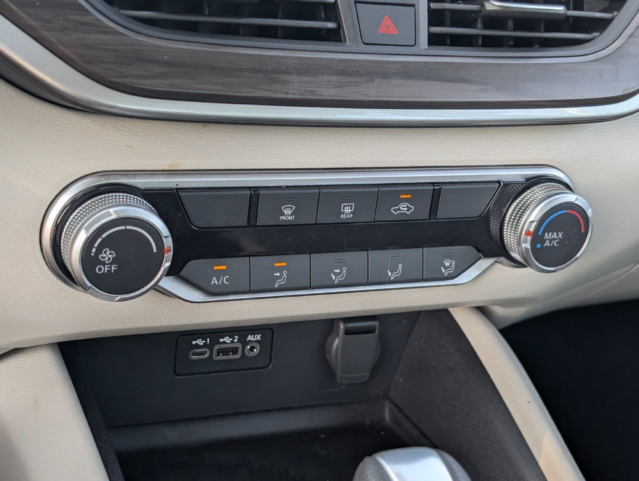 Used 2025 Nissan Altima 2.5 SV FWD image 17