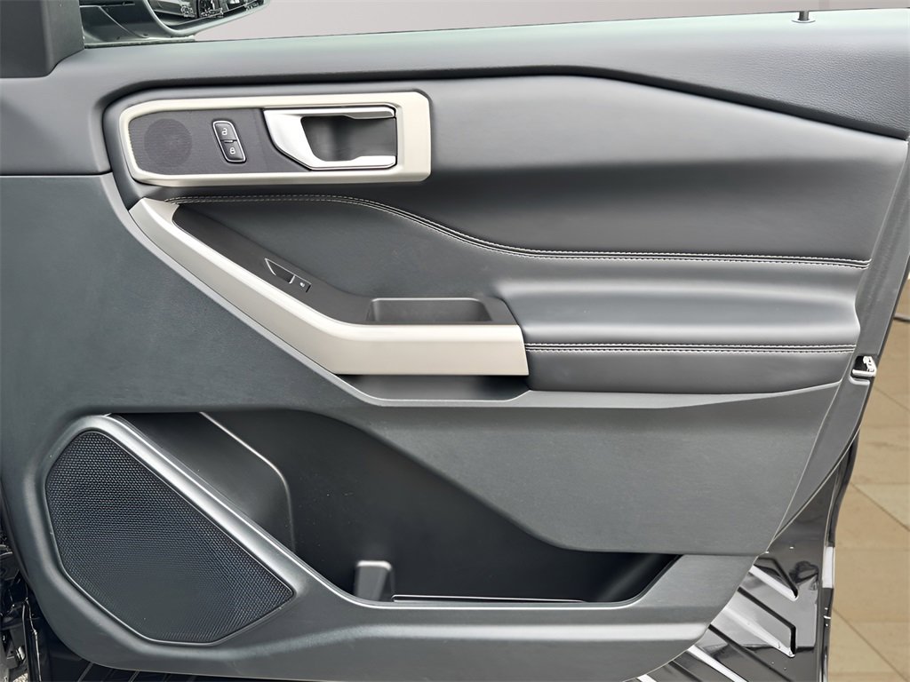 Used 2023 Ford Explorer XLT w/ Equipment Group 202A image 26