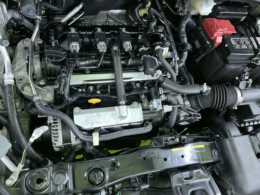 Used 2023 Nissan Versa SR w/ Trunk Package image 30