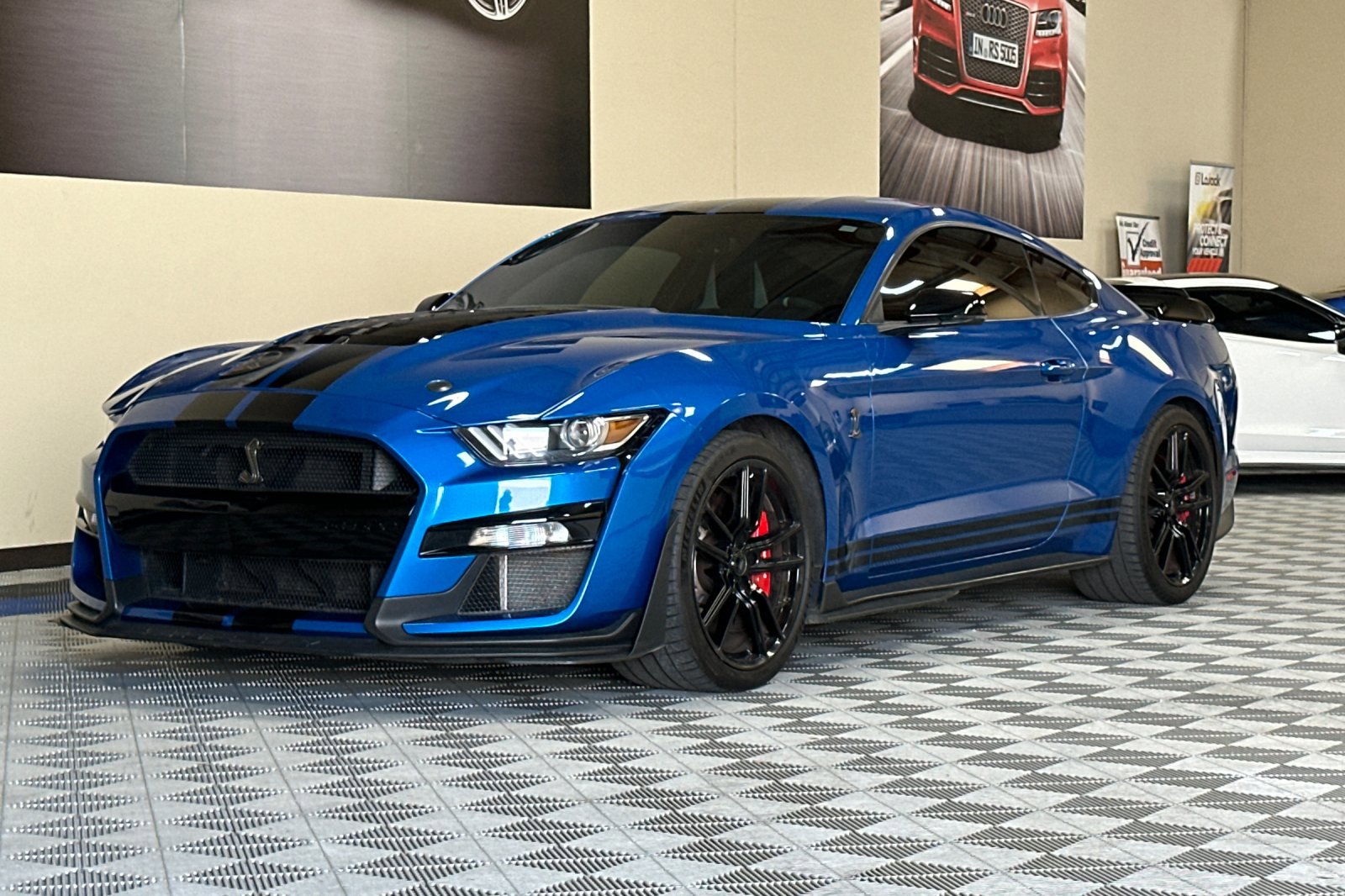 Used 2021 Ford Mustang Shelby GT500 w/ Technology Package RWD image 8