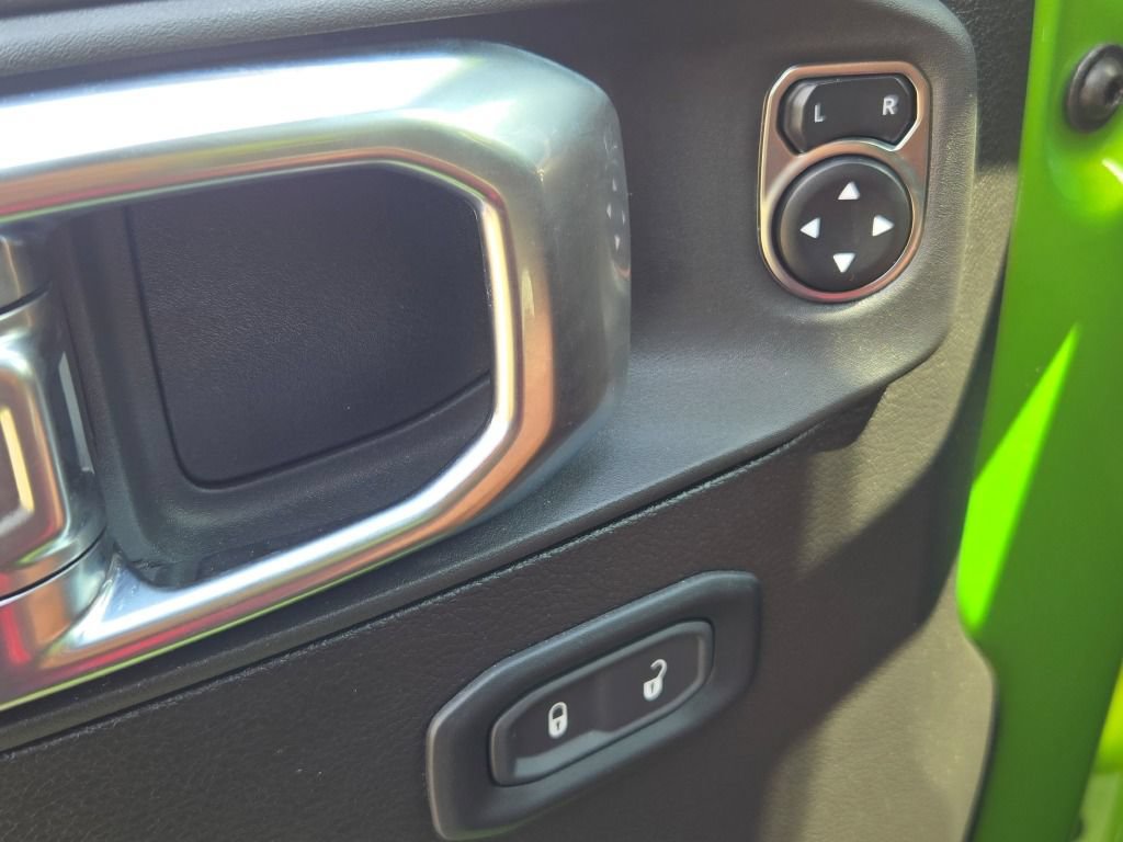 Used 2025 Jeep Wrangler Unlimited Sport AWD/4WD image 25