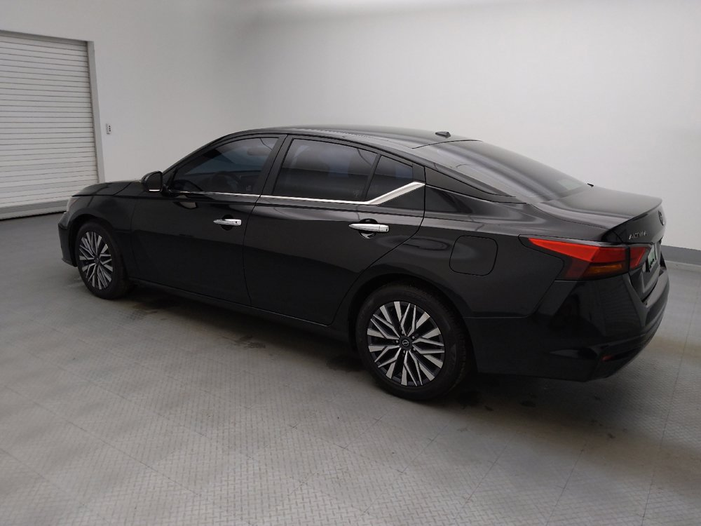 Used 2023 Nissan Altima 2.5 SV image 3