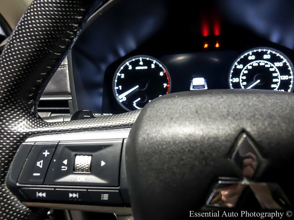 Used 2024 Mitsubishi Outlander SE AWD/4WD image 17