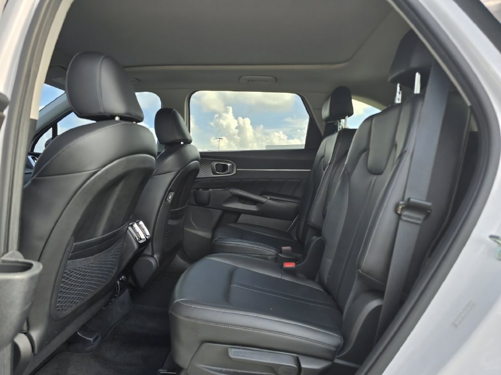 Certified 2023 Kia Sorento SX FWD image 18