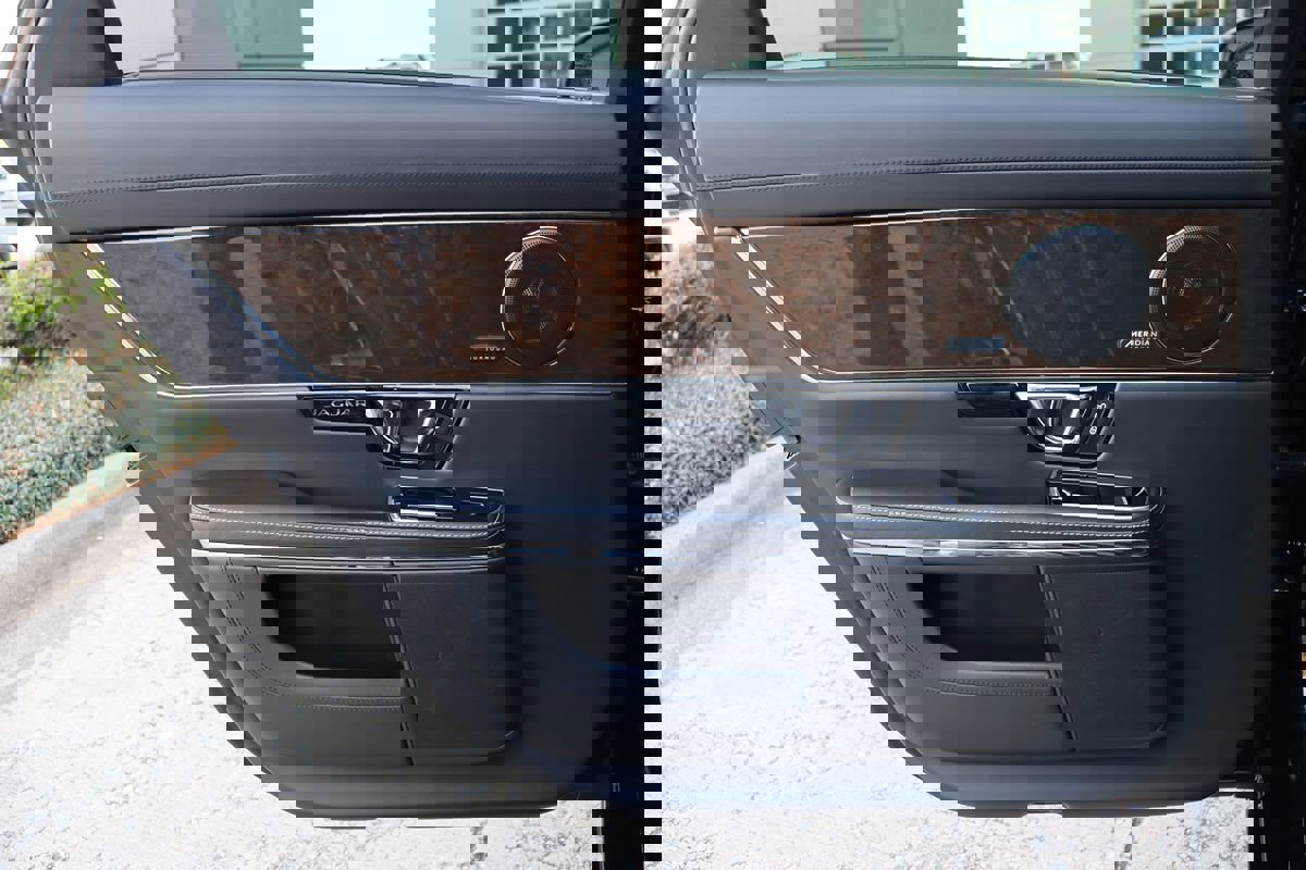 Used 2019 Jaguar XJ L Portfolio image 53