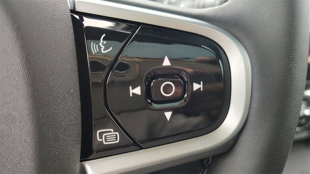 New 2026 Volvo XC60 B5 Ultra w/ Climate Package image 15