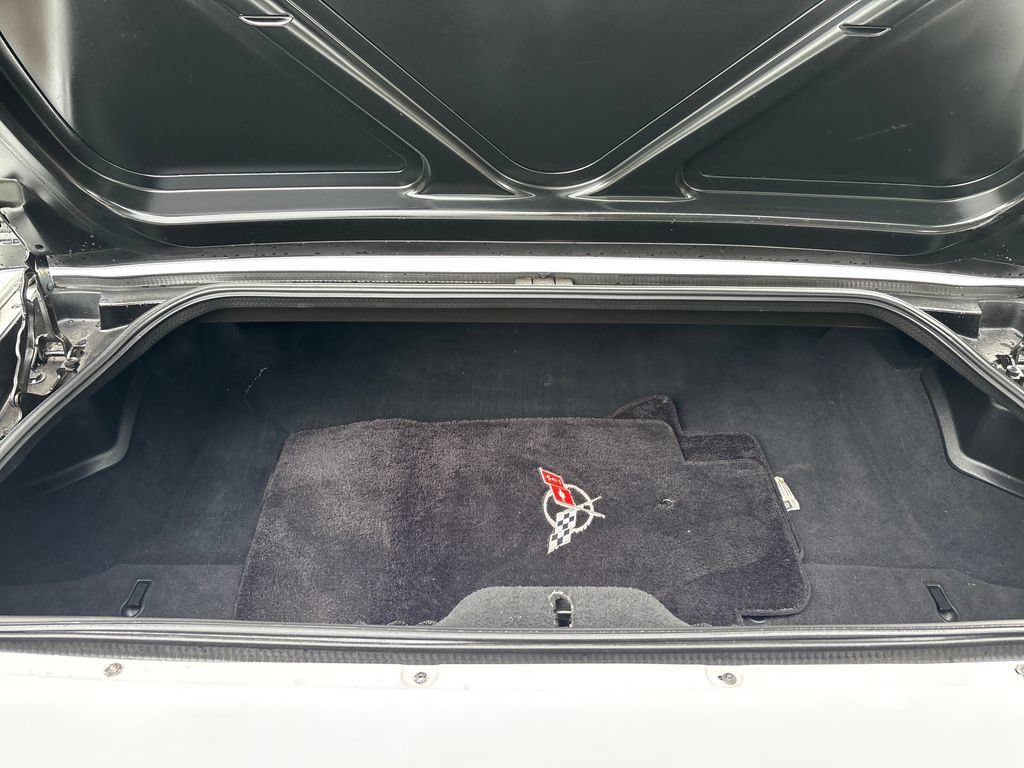 Used 1998 Chevrolet Corvette Convertible RWD image 12