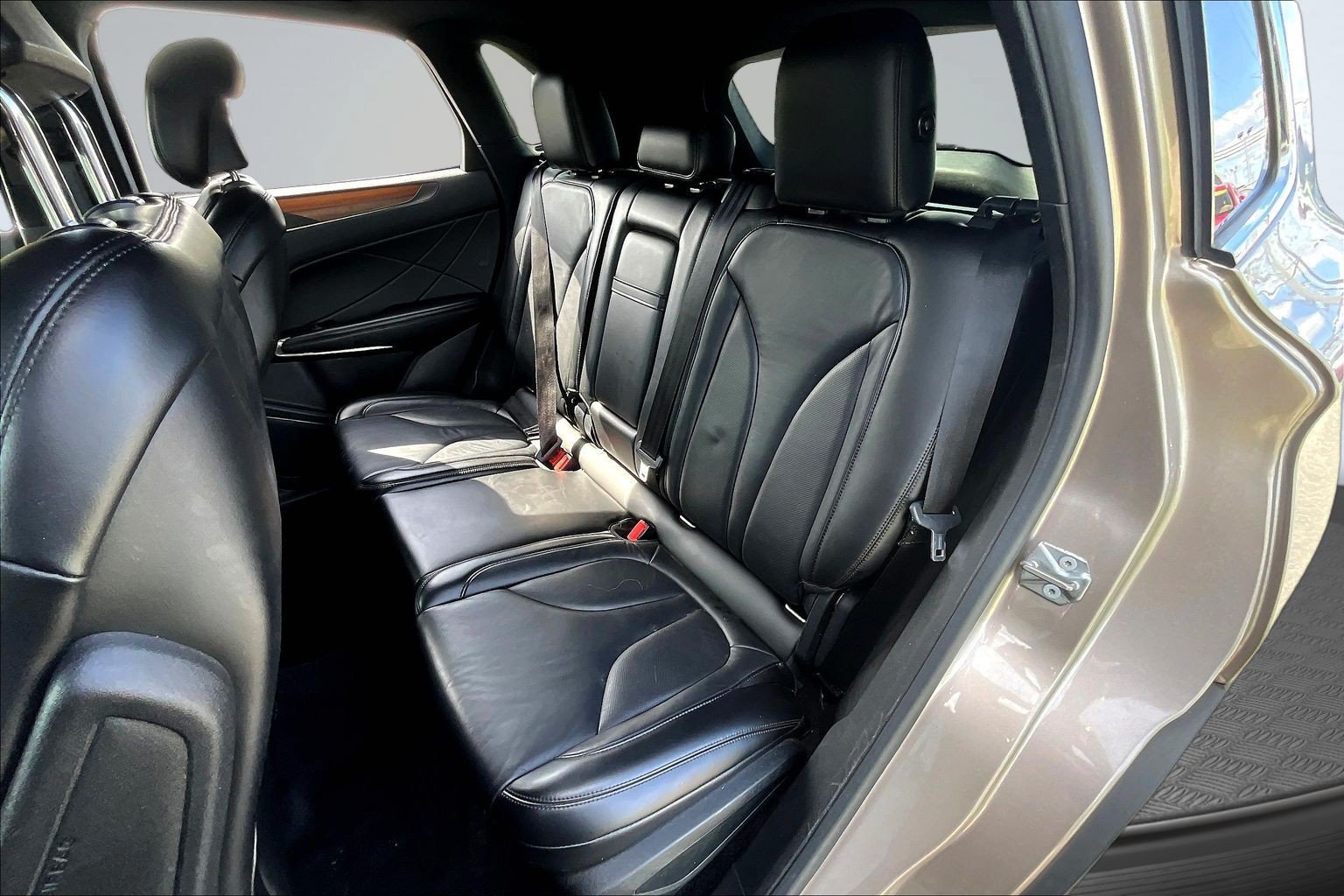 Used 2019 Lincoln MKC Select w/ Select Plus Package AWD/4WD image 19