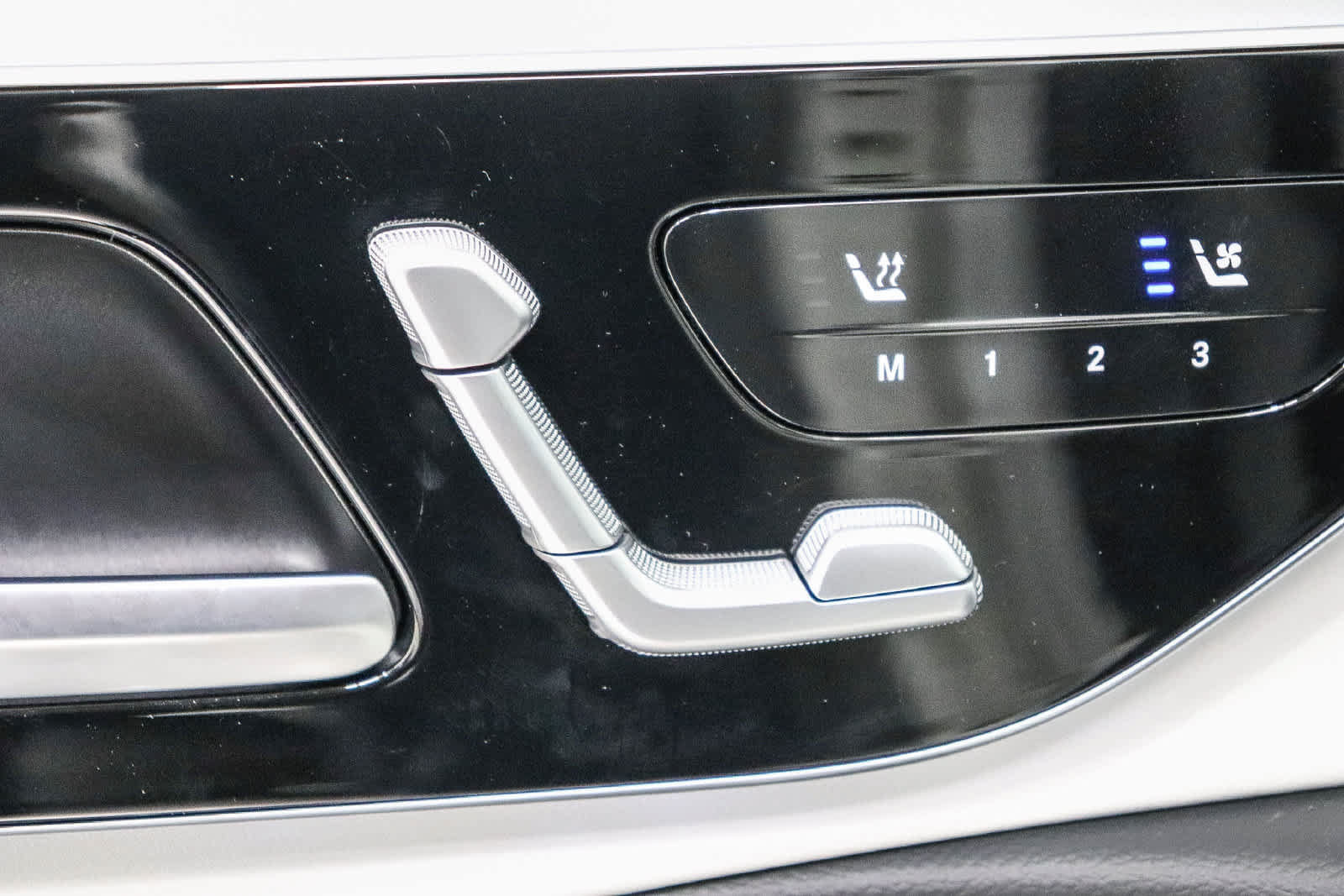 New 2027 Mercedes-Benz E 450 4MATIC Sedan image 24