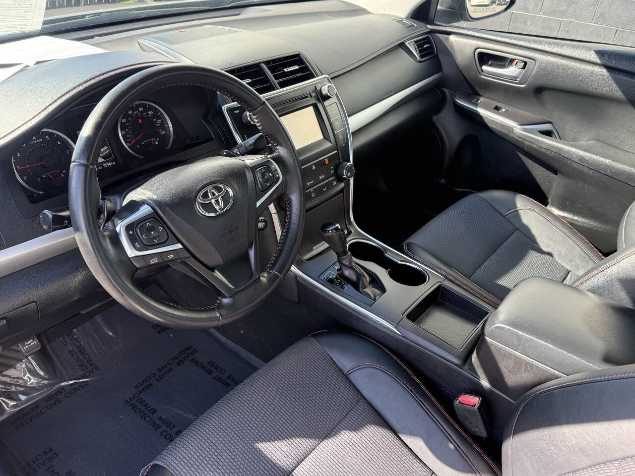 Used 2016 Toyota Camry SE image 8