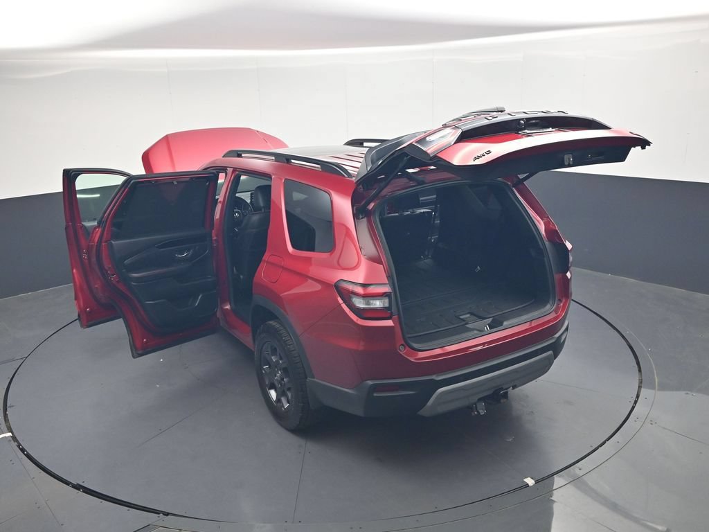 Certified 2025 Honda Pilot TrailSport image 50