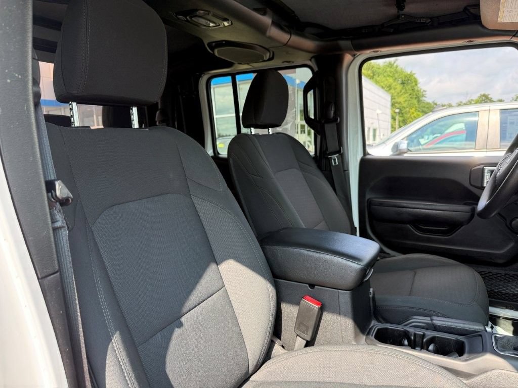 Used 2022 Jeep Gladiator Sport AWD/4WD image 23