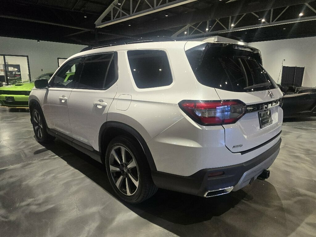 Used 2023 Honda Pilot Elite image 7