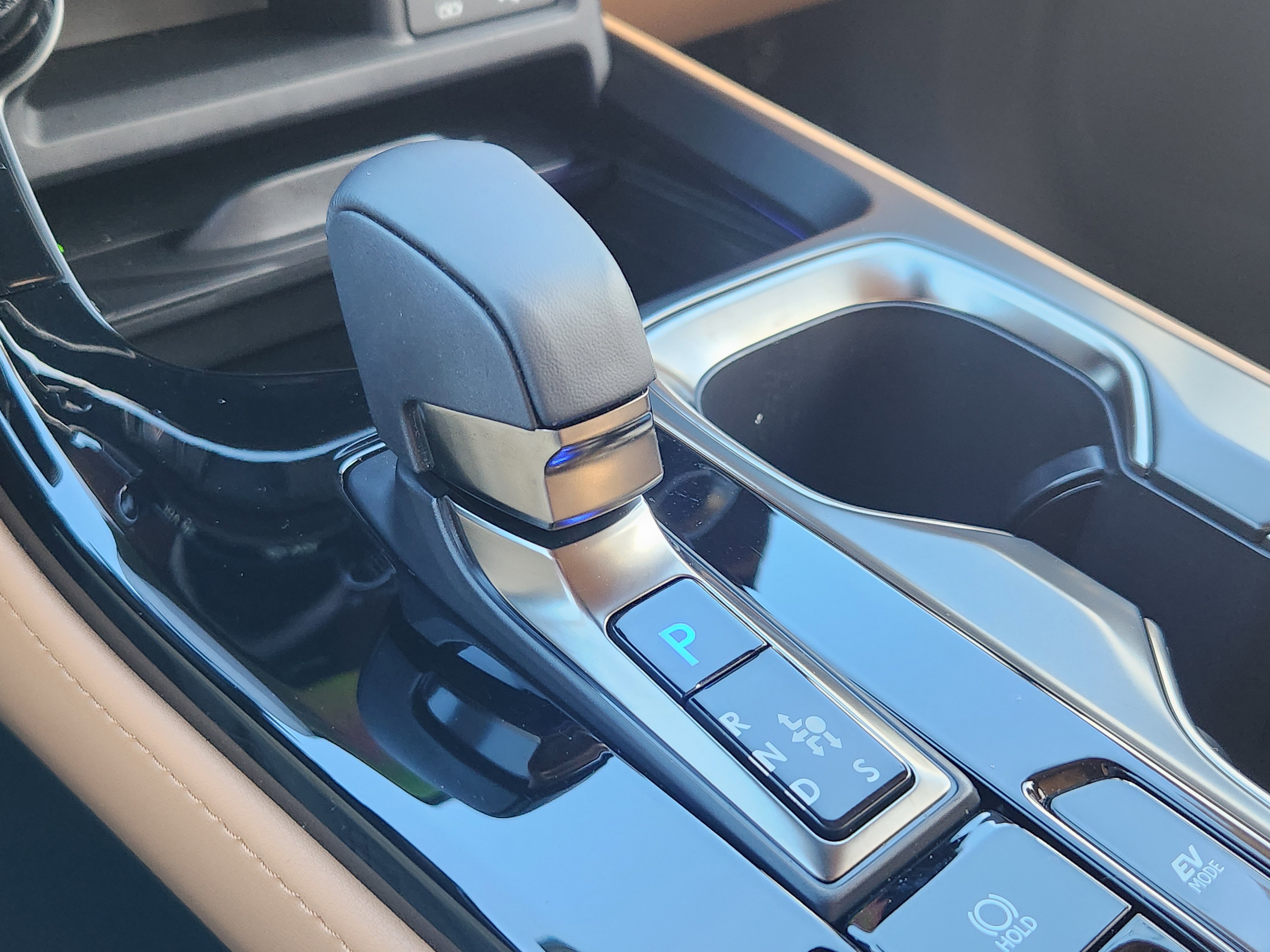 Used 2025 Lexus NX 350h AWD w/ Premium Package image 11