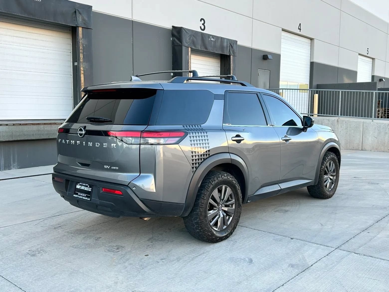 Used 2022 Nissan Pathfinder SV AWD/4WD image 5