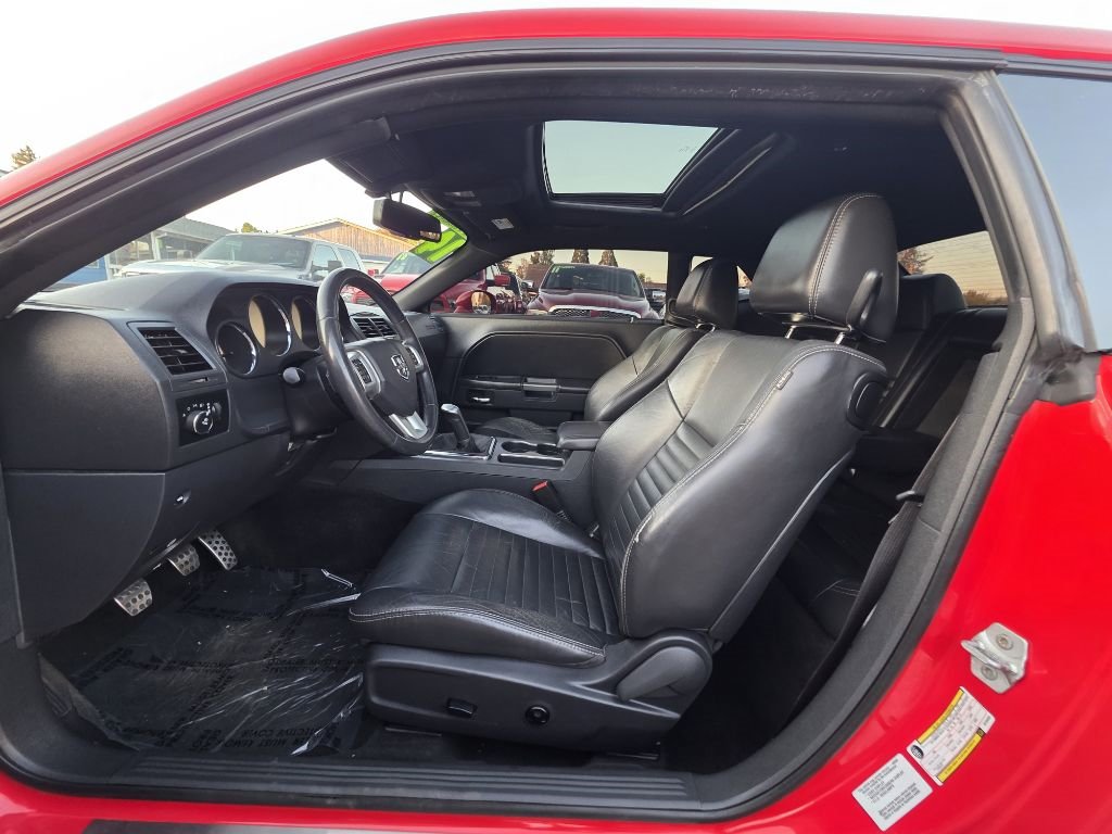 Used 2014 Dodge Challenger R/T Plus image 9