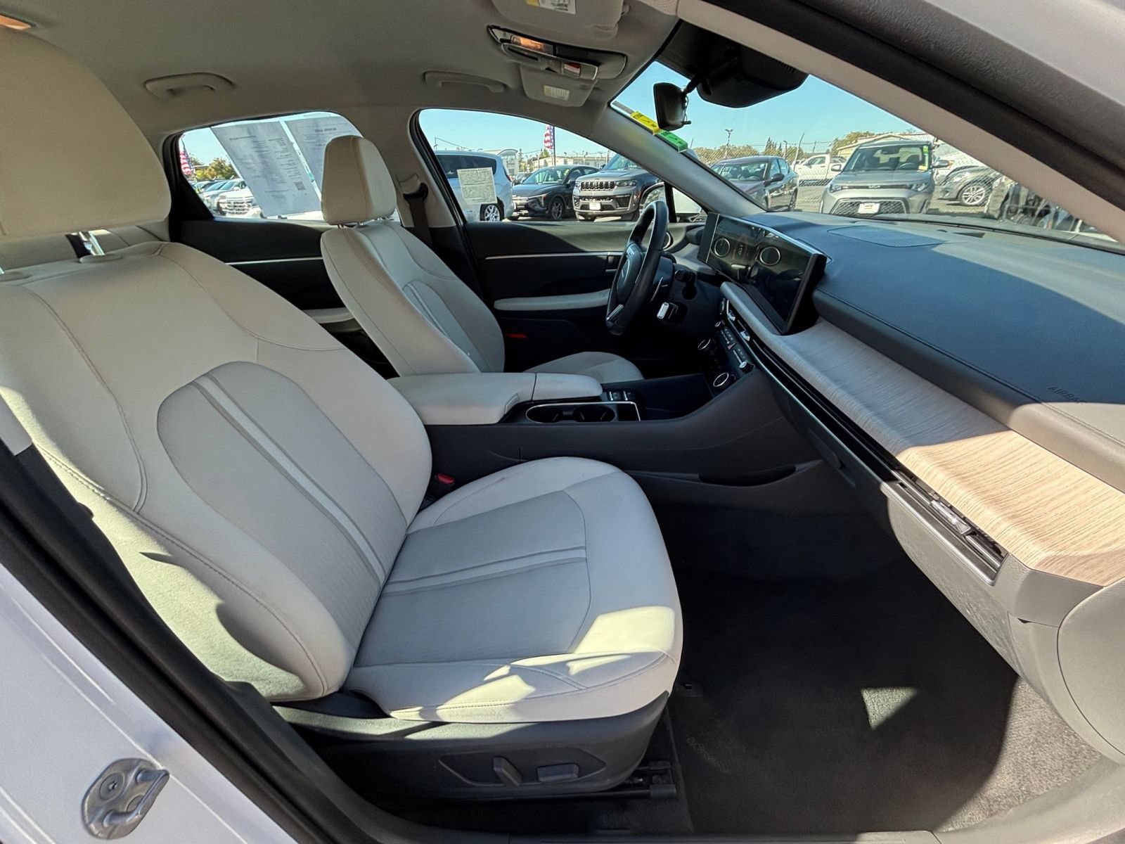 Used 2025 Hyundai Sonata SEL FWD image 27