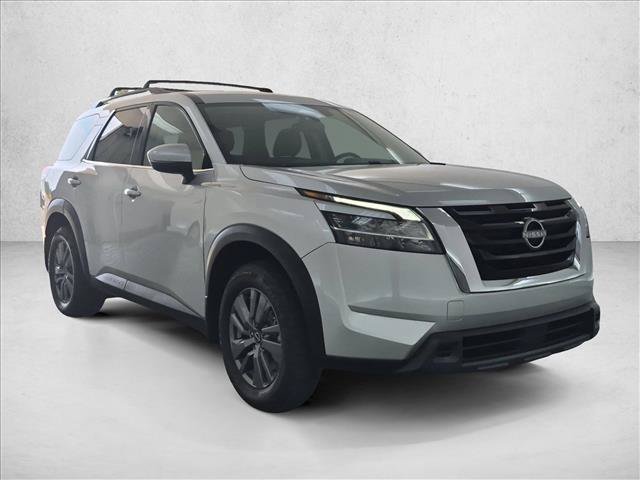 Used 2022 Nissan Pathfinder SV FWD image 3
