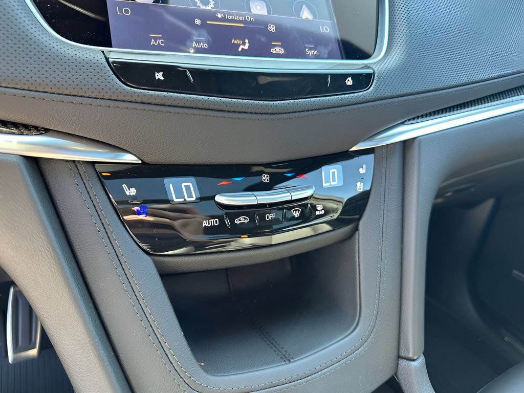 New 2026 Cadillac XT5 Sportv w/ LPO, Onyx Lite Package AWD/4WD image 38