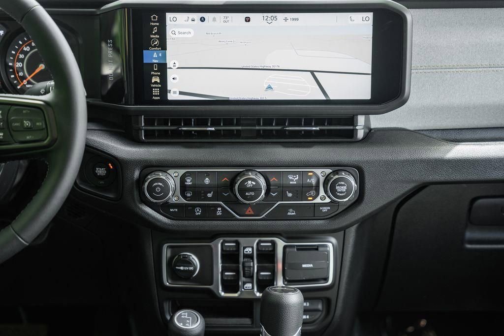 New 2025 Jeep Gladiator Sport AWD/4WD image 22