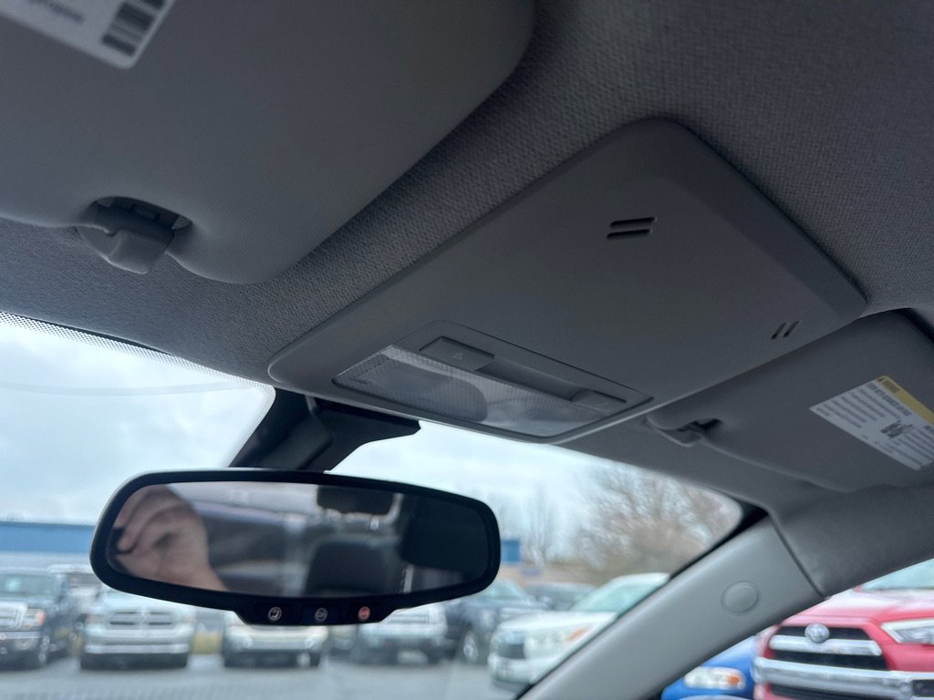 Used 2017 Chevrolet Sonic LT w/ Convenience Package image 16