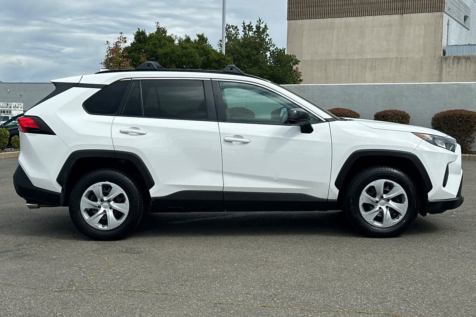 Used 2019 Toyota RAV4 LE w/ Carpet Mat Package FWD image 6