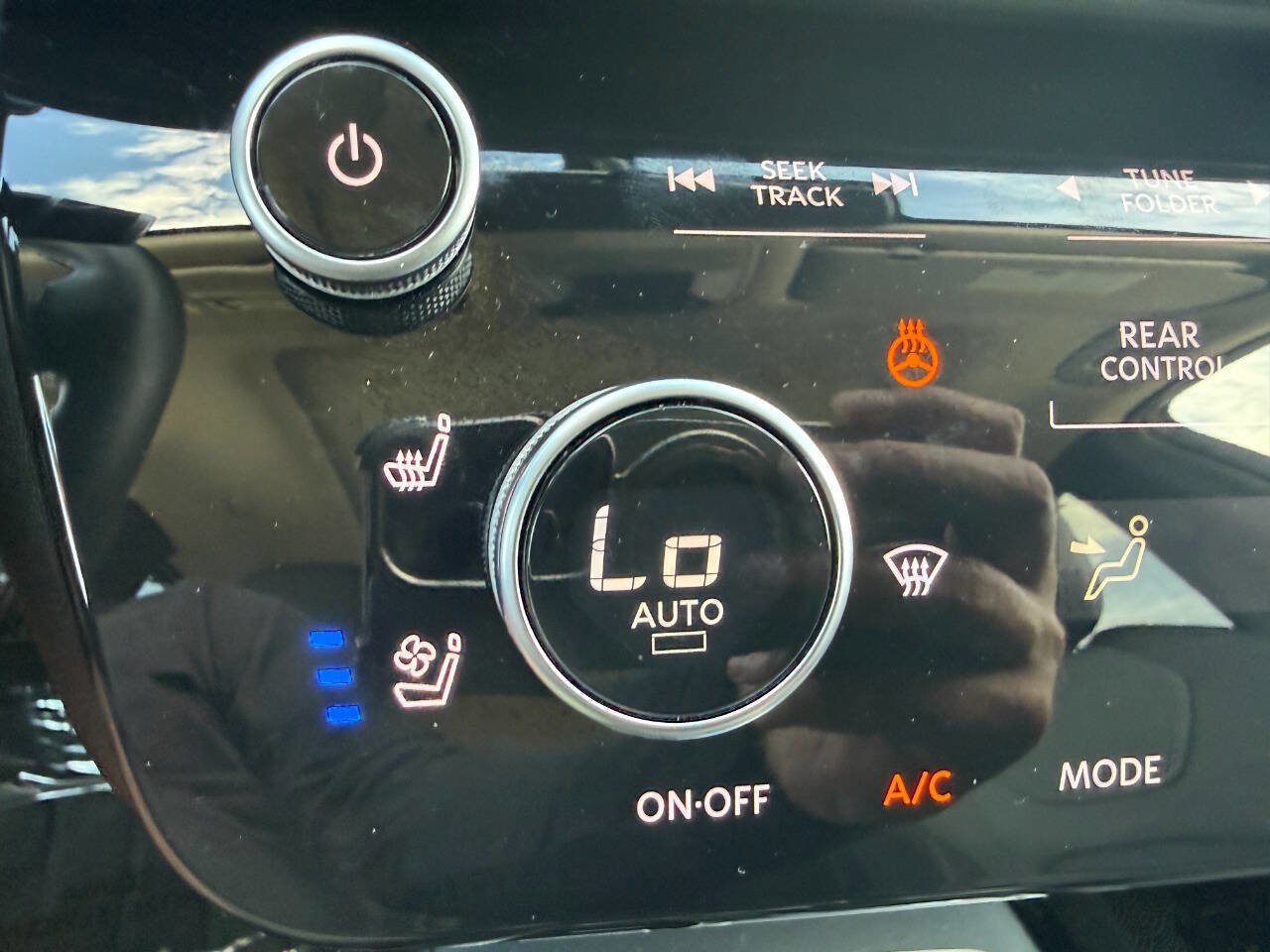 Used 2025 INFINITI QX60 Luxe w/ Vision Package image 48