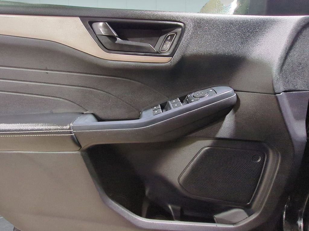 Used 2022 Ford Escape SE w/ Convenience Package image 14