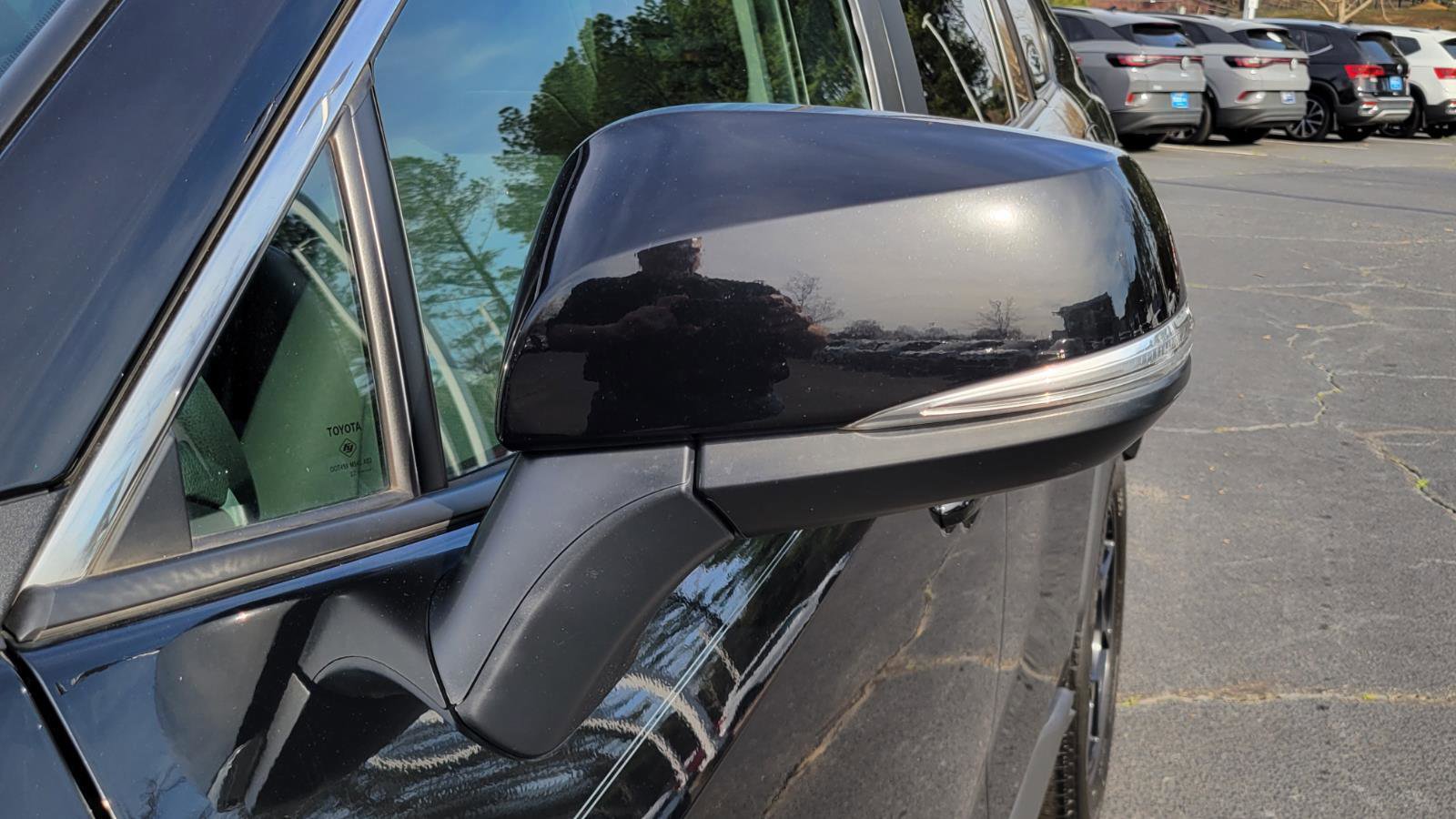 Used 2023 Toyota RAV4 XLE w/ Convenience Package image 10