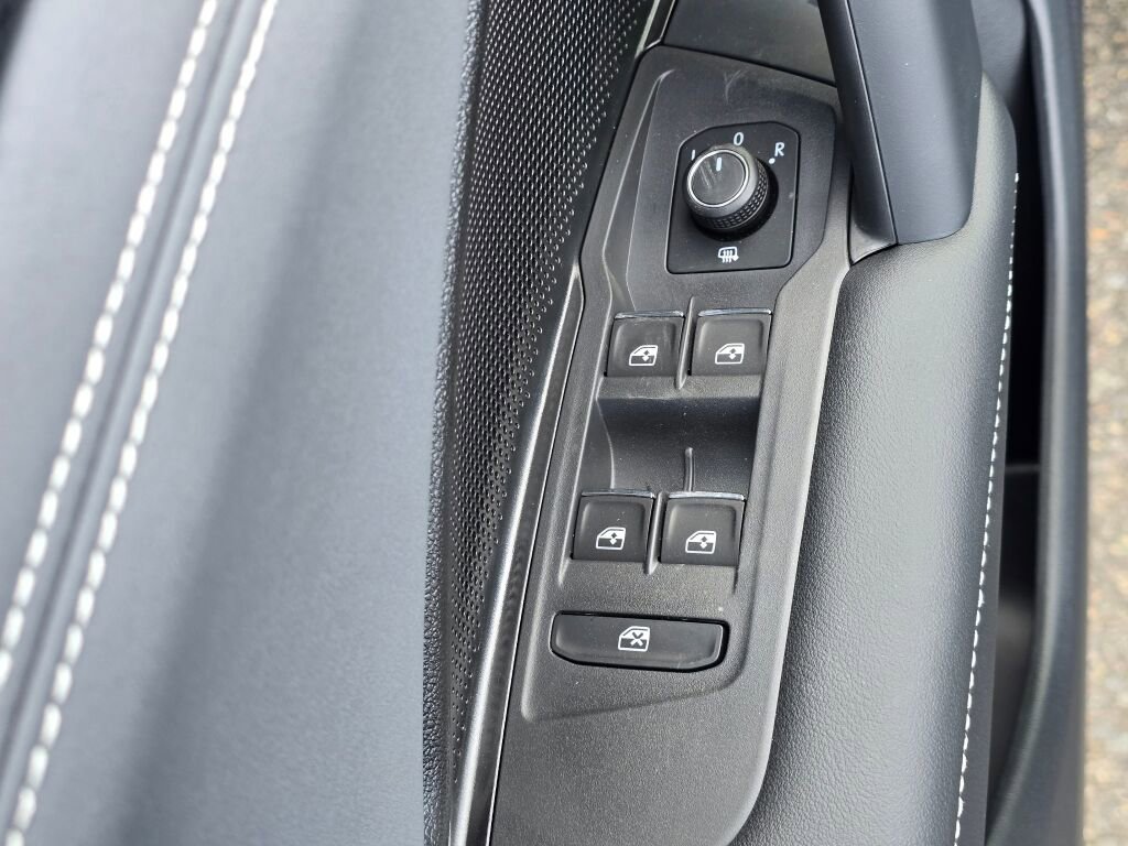 New 2026 Volkswagen Tiguan SE image 23