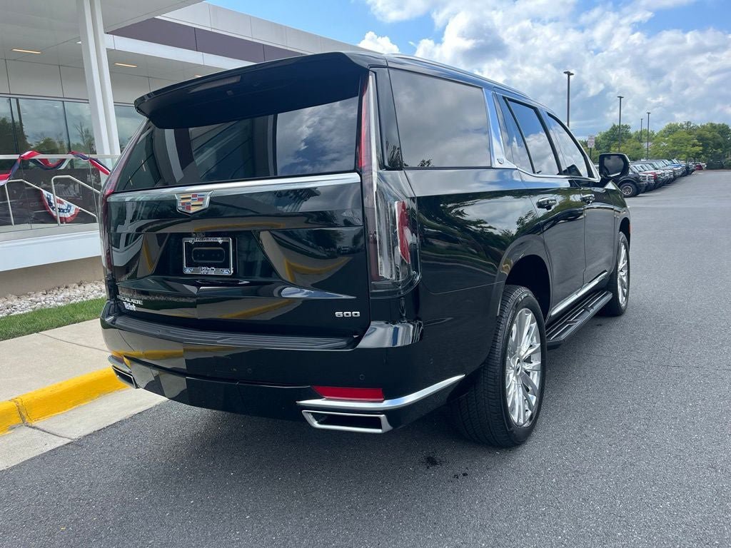 Used 2024 Cadillac Escalade Premium Luxury AWD/4WD image 9