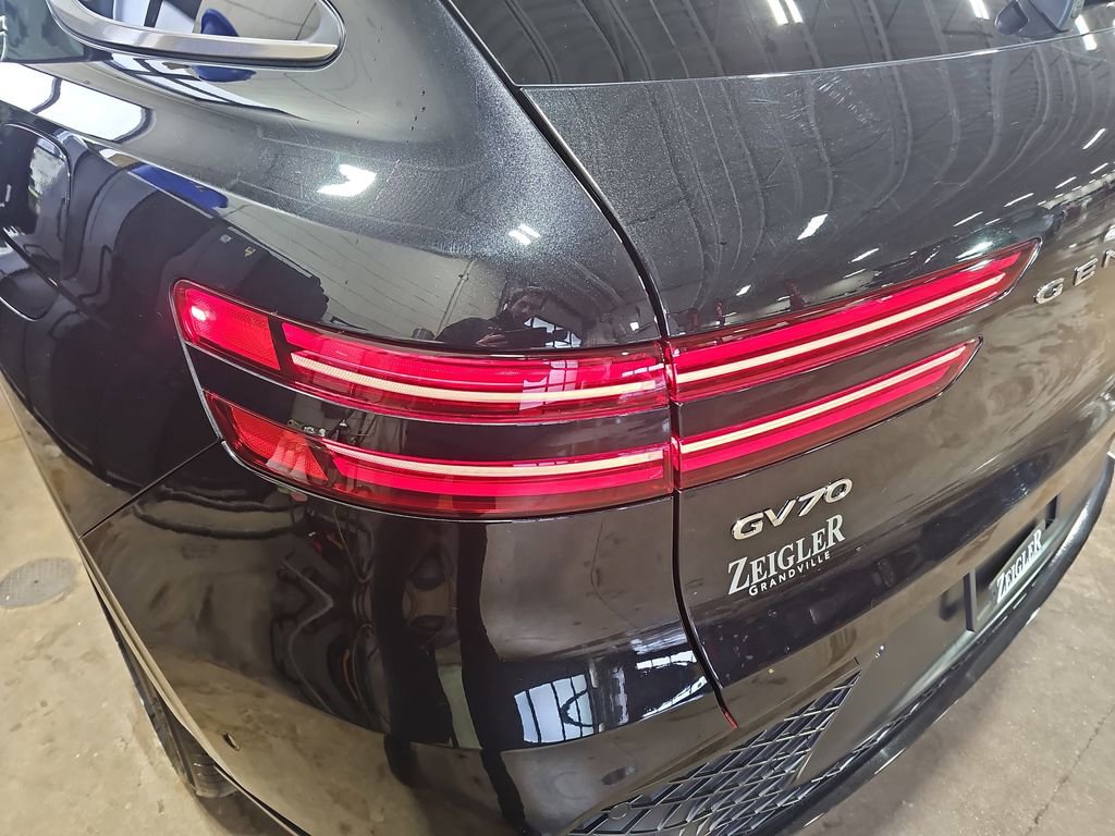Used 2022 Genesis GV70 3.5T Sport w/ Sport Prestige Package image 31