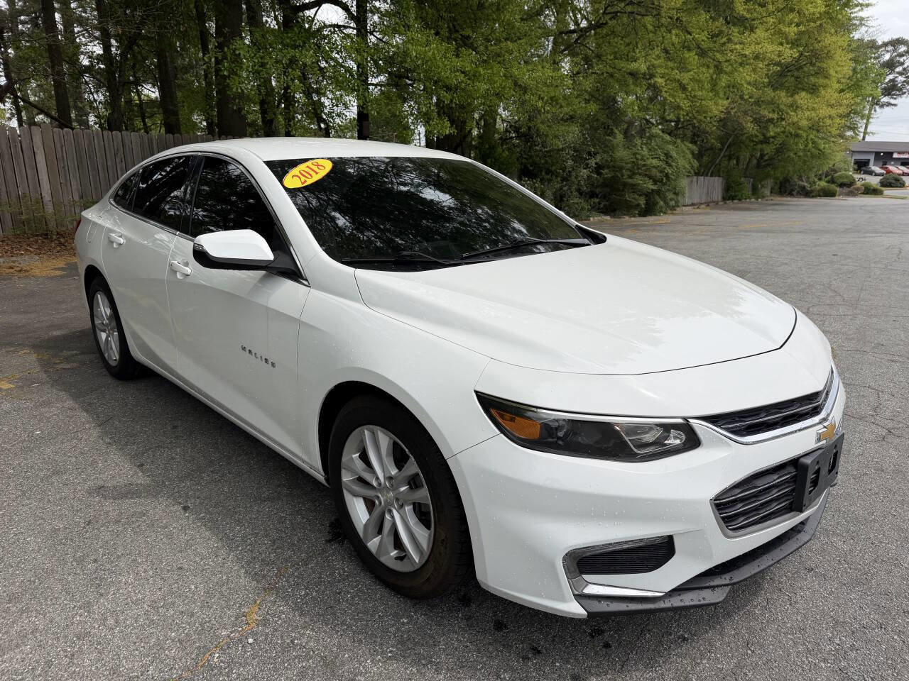 Used 2018 Chevrolet Malibu LT image 3