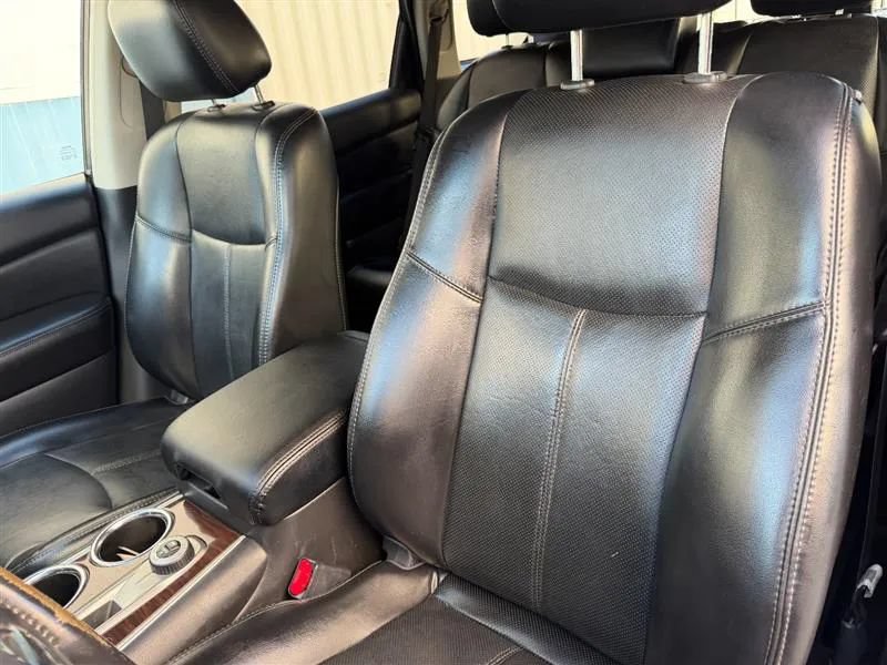 Used 2015 Nissan Pathfinder Platinum AWD/4WD image 38