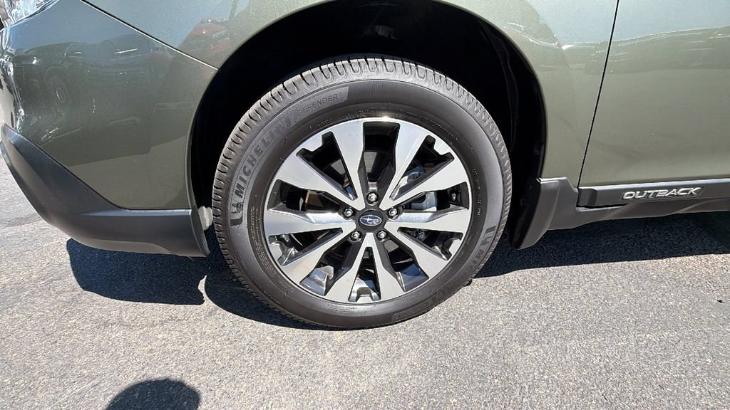 Used 2017 Subaru Outback 2.5i Limited AWD/4WD image 10