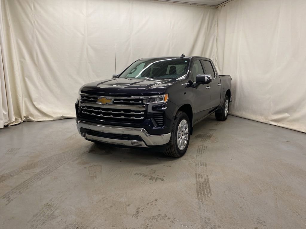 Used 2023 Chevrolet Silverado 1500 LTZ AWD/4WD image 2