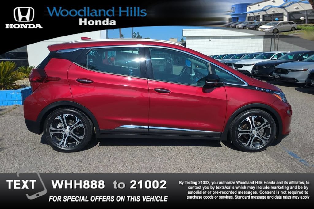 Used 2020 Chevrolet Bolt Premier w/ Infotainment Package FWD image 4