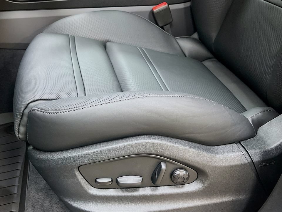 New 2026 Porsche Cayenne Coupe AWD/4WD image 22