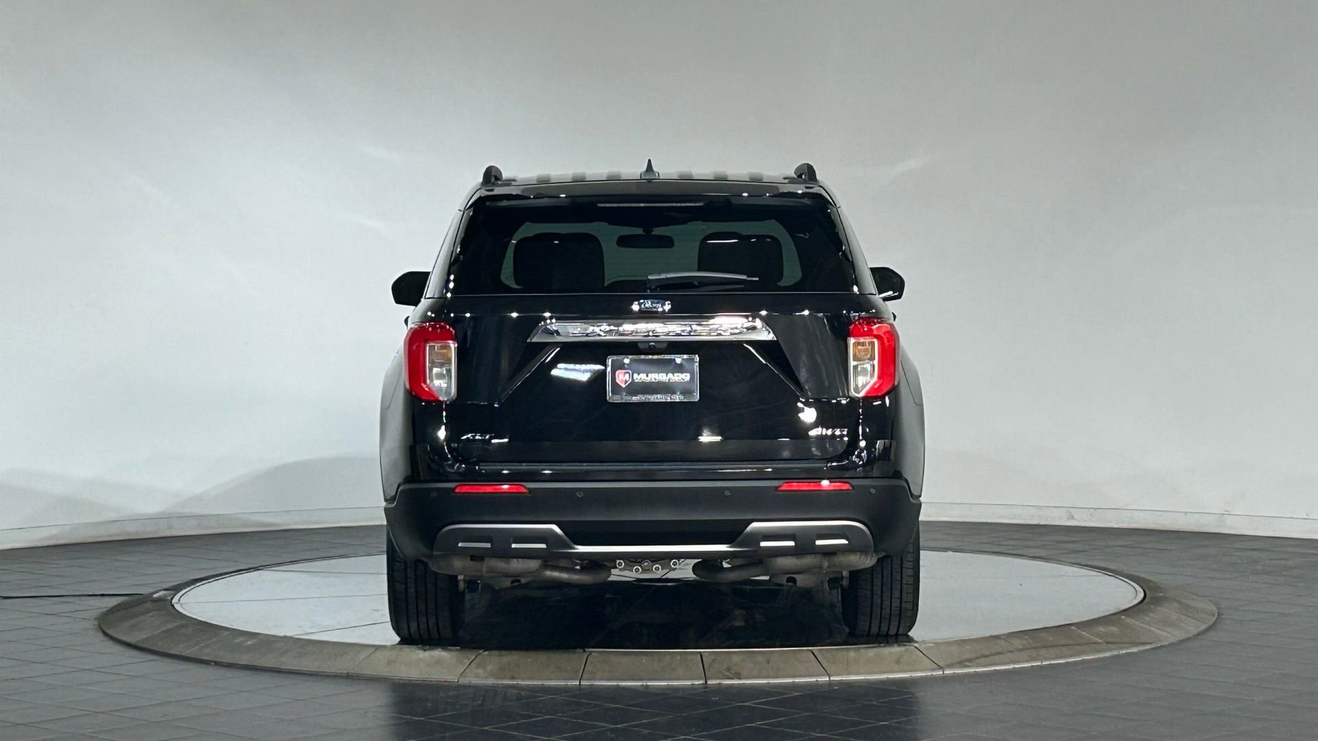 Used 2023 Ford Explorer XLT w/ Equipment Group 202A AWD/4WD image 8