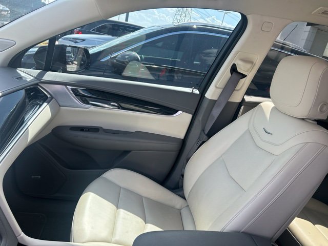 Used 2023 Cadillac XT6 Premium Luxury FWD image 8