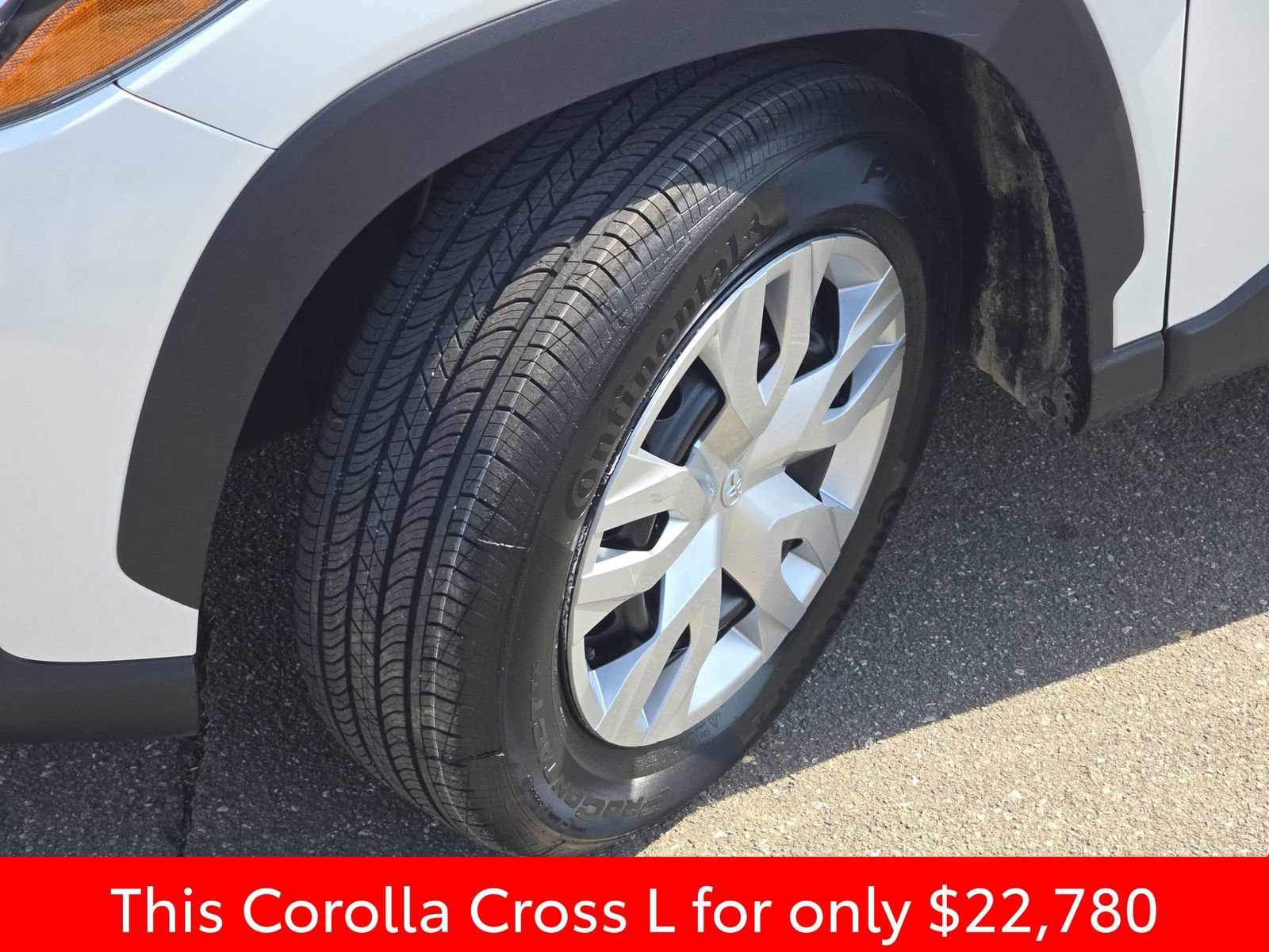 Used 2024 Toyota Corolla Cross L image 38