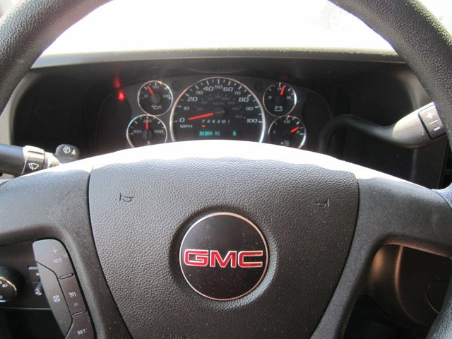 Used 2025 GMC Savana 3500 LT w/ LT Preferred Equipment Group RWD image 9