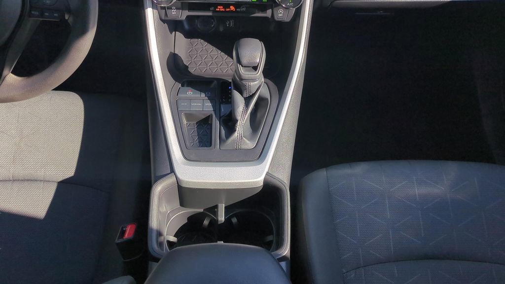 Used 2024 Toyota RAV4 XLE FWD image 15