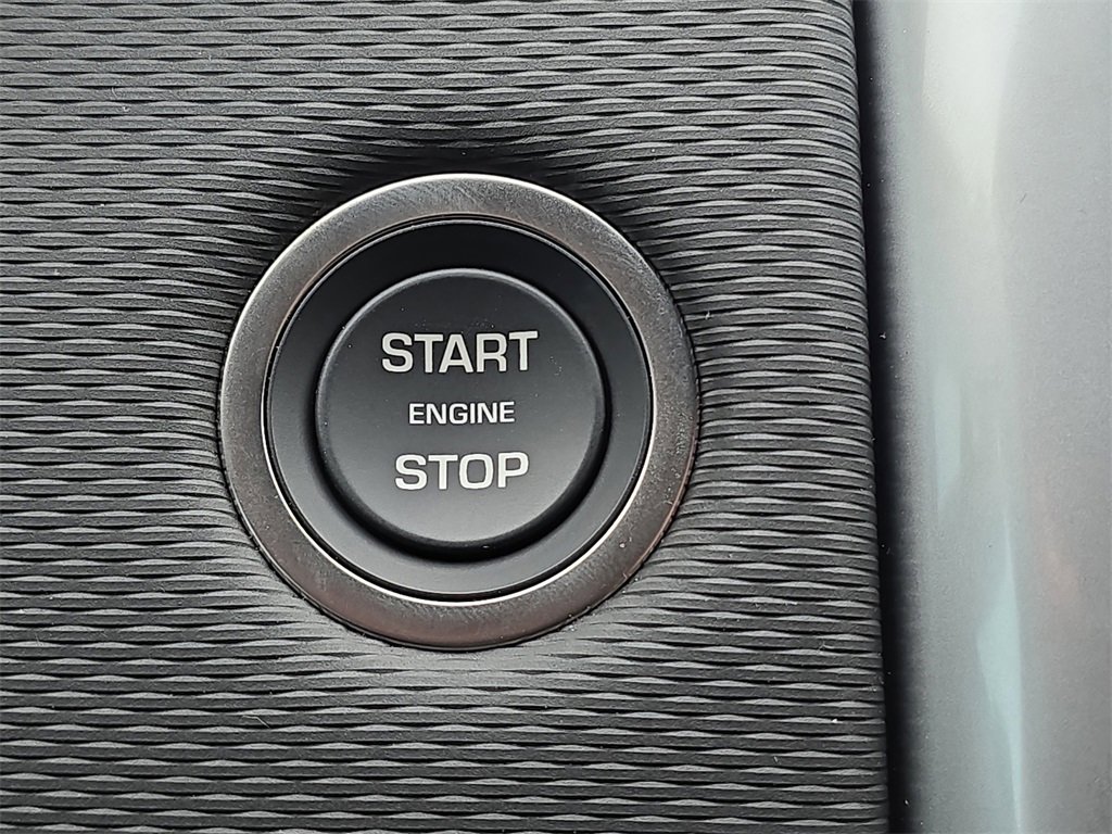 New 2025 Land Rover Discovery Dynamic SE image 27