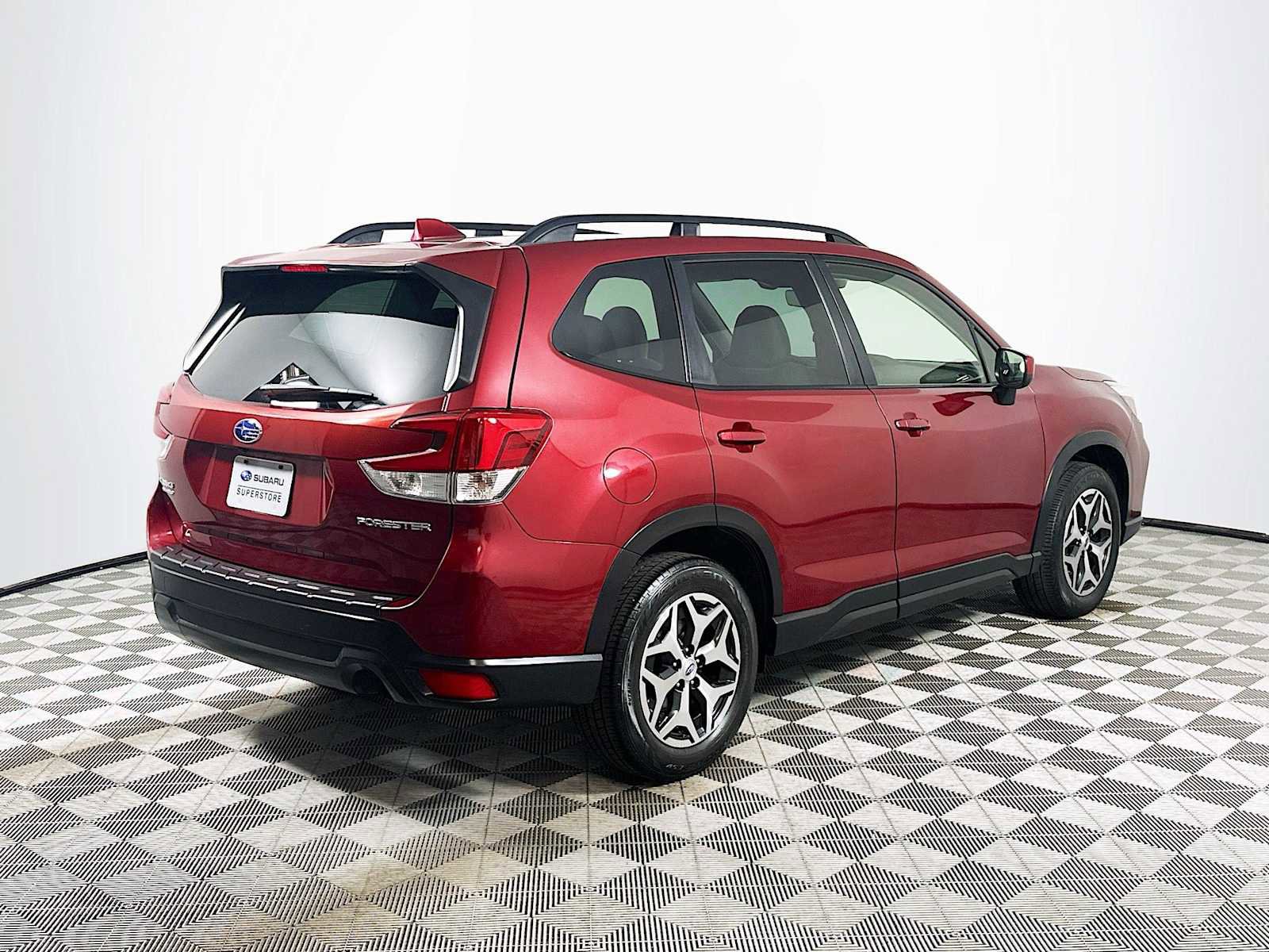 Used 2020 Subaru Forester Premium AWD/4WD image 7