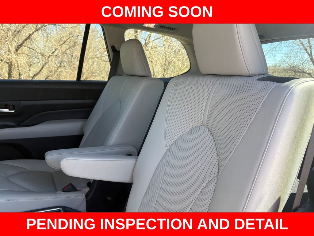 Used 2024 Toyota Grand Highlander Limited image 14